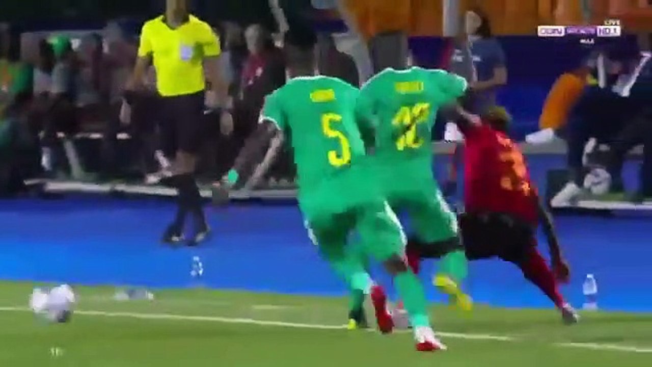 ملخص مبارة السنغال و اوغاندا 1-0 هدف خرافى من ساديو مانى . امم افريقيا 2019
