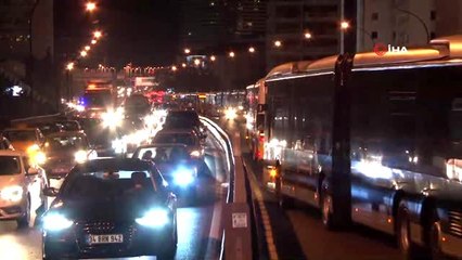 Şişli'de metrobüs kazası: 2 yaralı