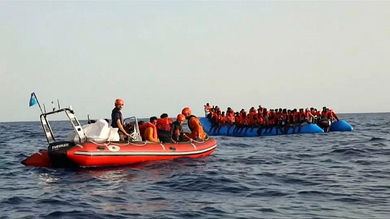 'Alan Kurdi' mit 65 Migranten und 'Alex': Salvini gegen Seenotretter