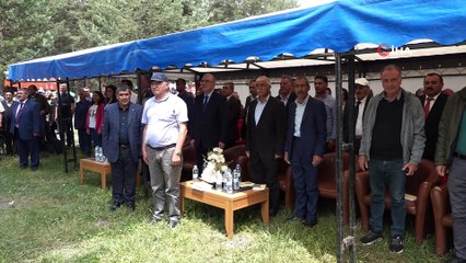 ‘Aşık Mazlumi Anma Şenlikleri‘nde buzağılar güzellikleri ile yarıştı