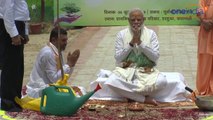 PM Modi launches plantation drive, unveils Lal Bahadur Shastri bust in Varanasi | Oneindia News