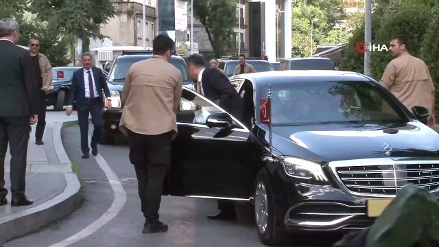 Cumhurbaşkanı Erdoğan, milletvekilleriyle yapacağı kahvaltı programı için AK Parti İstanbul İl Başkanlığı'na geldi