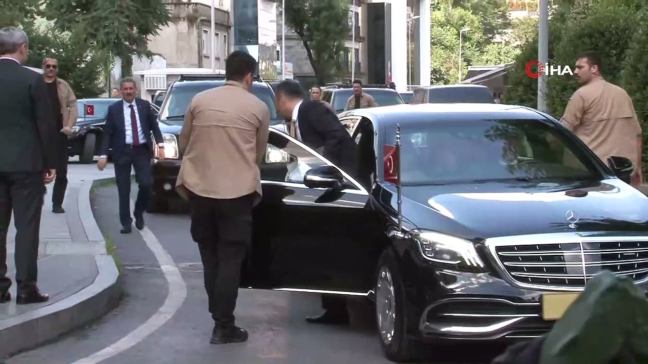 Cumhurbaşkanı Erdoğan, milletvekilleriyle yapacağı kahvaltı programı için AK Parti İstanbul İl Başkanlığı'na geldi