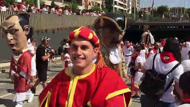 Primera salida de los gigantes y cabezudos por las calles de PAmplona en Sanfermines 2019