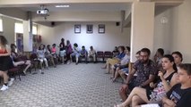 Uluslararası öğrenciler 'Karagöz ile Hacivat' gölge oyununu sundu - BURSA