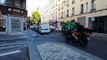 Quand motos et scooters prennent tous le trottoir rue Lally-Tollendal (Paris) pour éviter les bouchons... Honteux