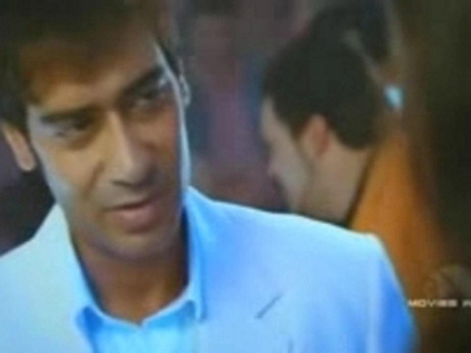 Is Pal ki Soch music video from Halla Bol movie