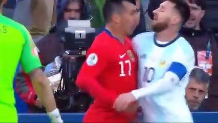1:48  LEO MESSI EXPULSADO Y ROJA A MEDEL ARGENTINA VS CHILE