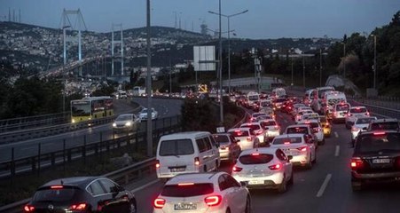Son Dakika! 15 Temmuz Şehitler Köprüsü'nde kaza! Trafik kilitlendi