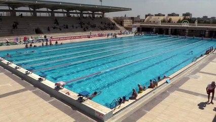 Güneydoğu'da binlerce çocuk "güven"le yüzme öğreniyor