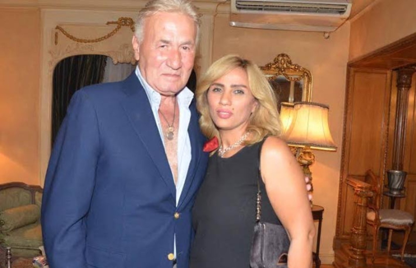 هكذا تحدث عزت أبو عوف عن علاقته بزوجته الثانية أميرة