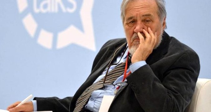 İlber Ortaylı'nın askerlik fotoğrafındaki çarpı işareti sosyal medyada gündem oldu