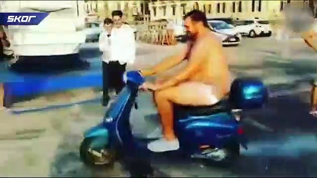 Balotelli tatilde de rahat durmadı