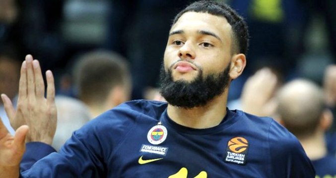 Fenerbahçe Tyler Ennis ile yollarını ayırdı