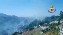 Sonnino (LT) - L'intervento dei Vigili del Fuoco per in l'incendio (07.07.19)