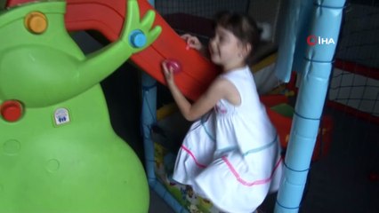 Dünyadaki en küçük Skleroderma hastası küçük Mira