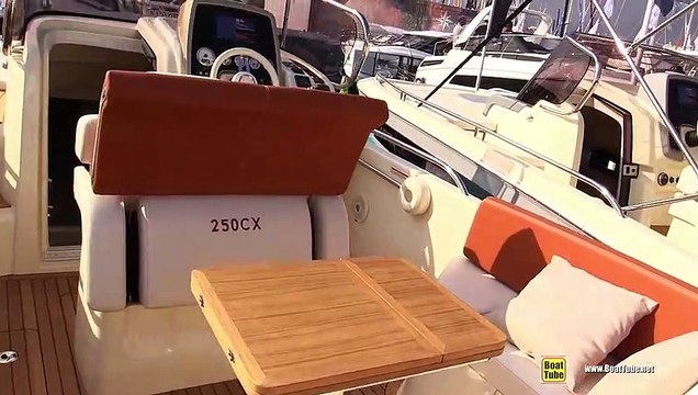 2019 Invictus 250 CX Motor Boat - Walkaround - 2018 Cannes Yachting Festival