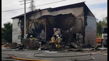 Ben-Ahin: incendie généralisé d'un entrepôt