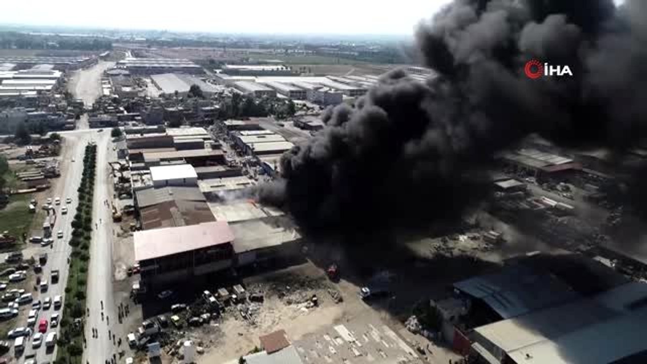 Plastik geri dönüşüm fabrikasında yangın