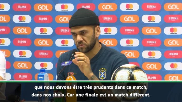 FOOTBALL: Copa America - Alves : Nous devons être très prudents