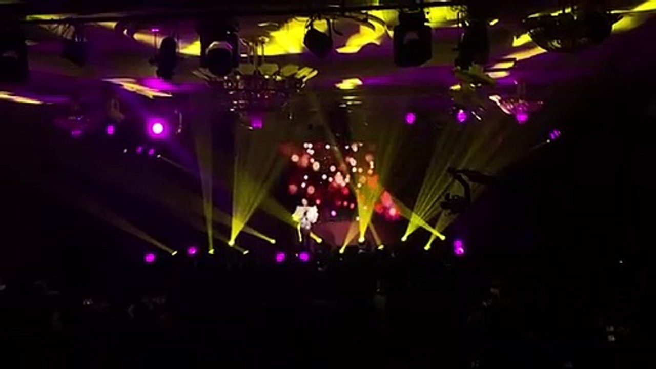 Chi Pu hát live ANH ƠI Ở LẠI tại Hàn Quốc - CHI PU TV