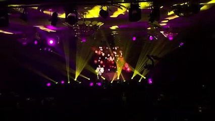 Chi Pu hát live ANH ƠI Ở LẠI tại Hàn Quốc - CHI PU TV