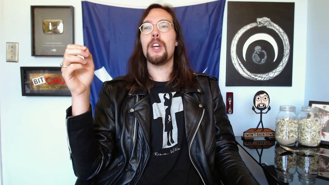 The Most Insane Fluff Story Ever- Des Moines Register Fawns Over Kamala Harris