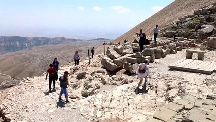 Dünya mirası Nemrut'a ziyaretçi akını