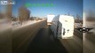 Des routiers russes prennent en chasse une camionnette