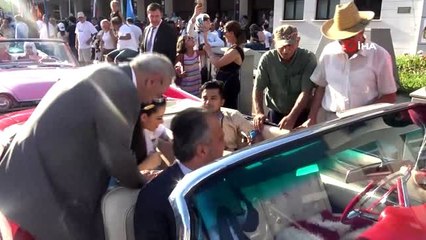 Bursa'da halk dansları yarışması rengarenk kortejle başladı