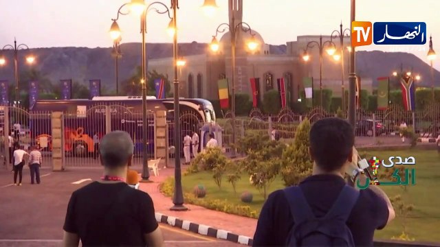 لحظة وصول المنتخب الوطني إلى ملعب الدفاع الجوي