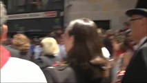 Insultos y abucheos al alcalde de Pamplona en la procesión del Santo en las fiestas de San Fermín