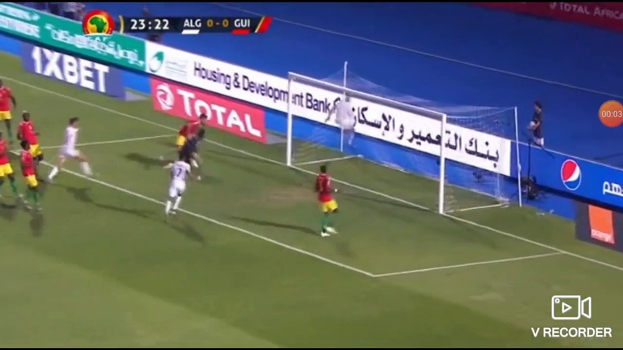 #كأس_افريقيا_للامم  هدف منتخب الجزائر الاول  في مرمى منتخب  غينيا الشوط الاول