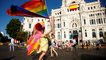 شاهد: مثليون يتدفقون إلى الشارع خلال مهرجان في مدريد