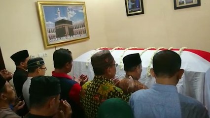 Tangis Keluarga Pecah saat Jenazah Sutopo Tiba di Rumah Duka di Boyolali