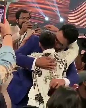 Iqra Aziz and Yasir Hussain Get Engaged at the Lux Style Awards.