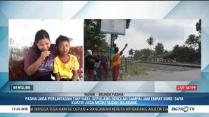 Sukarela, Bocah Ini Jaga Perlintasan Kereta Api Tanpa Palang