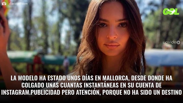 “¡¿Esto no puede ser real?!” Emily Ratajkowski la lía en una cala de Mallorca (y a lo bestia)