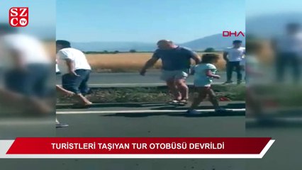 Turistleri taşıyan tur otobüsü devrildi