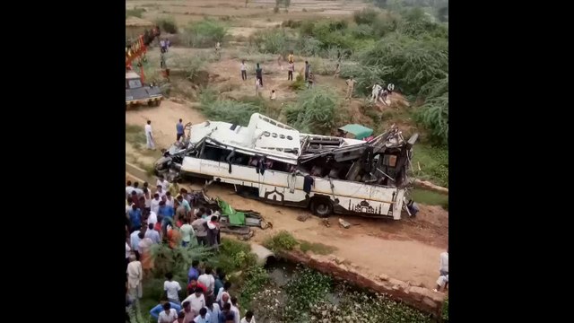 Un autocar fait une chute de plus de 12 mètres en Inde, au moins 29 personnes sont mortes