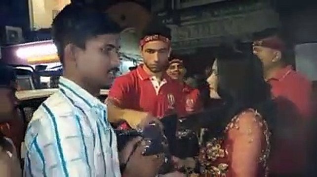 Shree Radhe Maa Ji Distributes Raincoats In Lokhandwala, Andheri