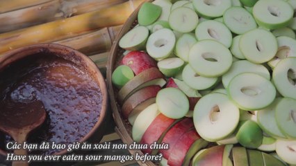 SOUR MANGO WITH SHRIMP PASTE AND PICKLE - XOÀI NON CHẤM MẮM RUỐC VÀ NGÂM ĐƯỜNG - Que Primitive