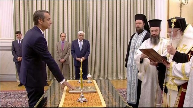 Kyriakos Mitsotakis jura el cargo como primer ministro de Grecia