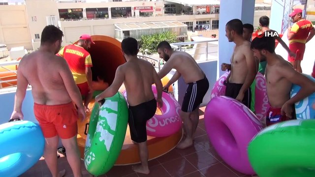 Sıcaktan bunalan vatandaşlar havuza akın etti