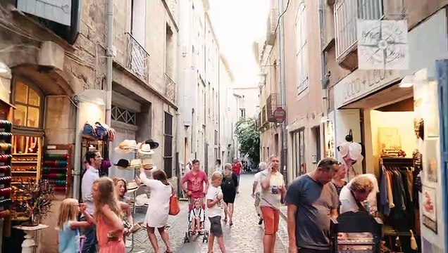 Nous sommes allés à la brocante à Pézenas - Le Cap d'Agde Méditerranée, France