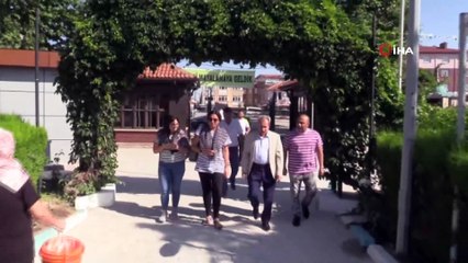 Işın Karaca Nasreddin Hoca Türbesi'ni ziyaret etti