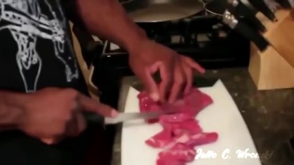 Descargar video: 4 erros na dieta para ganhar massa muscular que acabam com os resultados!