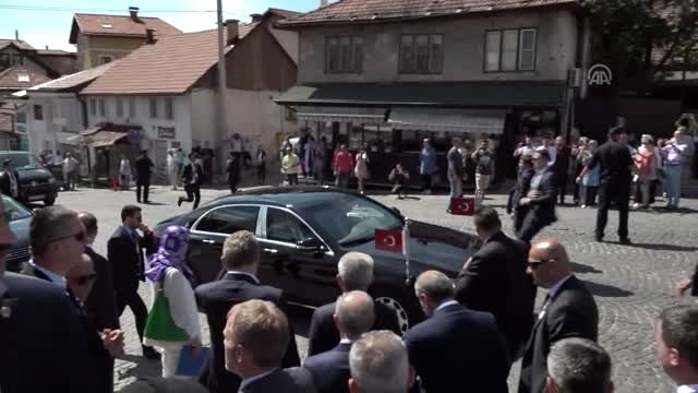Cumhurbaşkanı Erdoğan'dan Meçhul Asker Anıtı'na çelenk