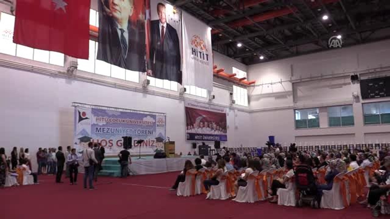 HİTÜ'lü minik üniversiteliler kep attı