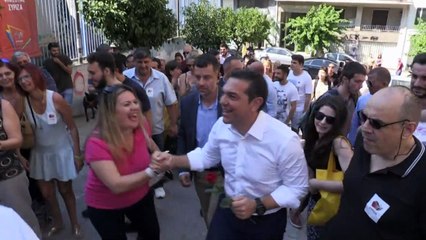 Скачать видео: Wahlschlappe für Tsipras - Prognosen sehen Konservative vorn